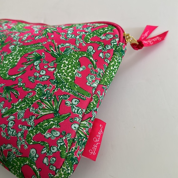 Lilly Pulitzer || Pink & Green Tablet Case. - Picture 6 of 10